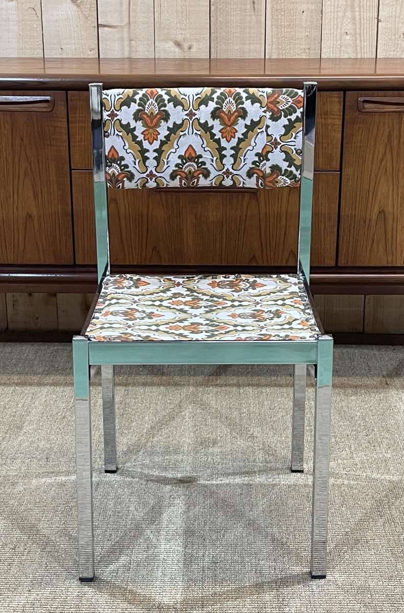 Chaise chromée des années 70