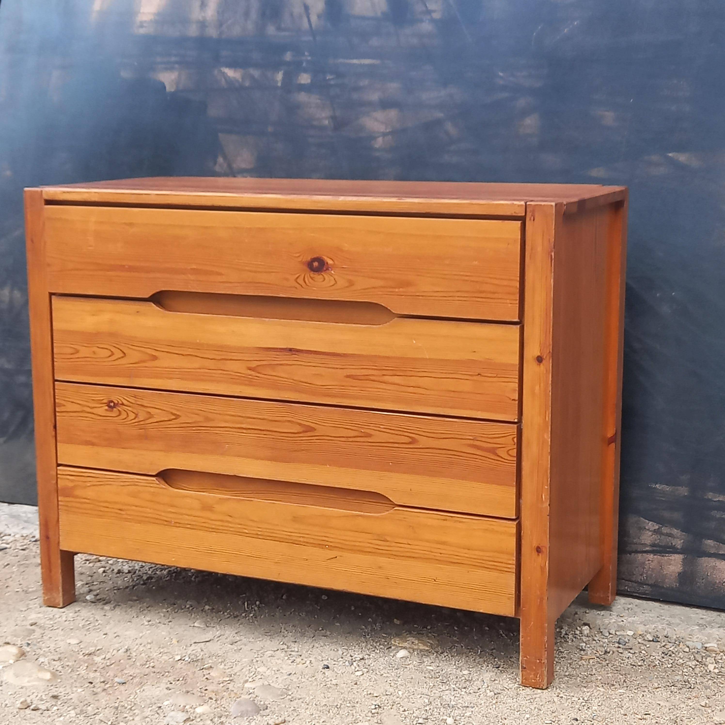 pine chest of drawers