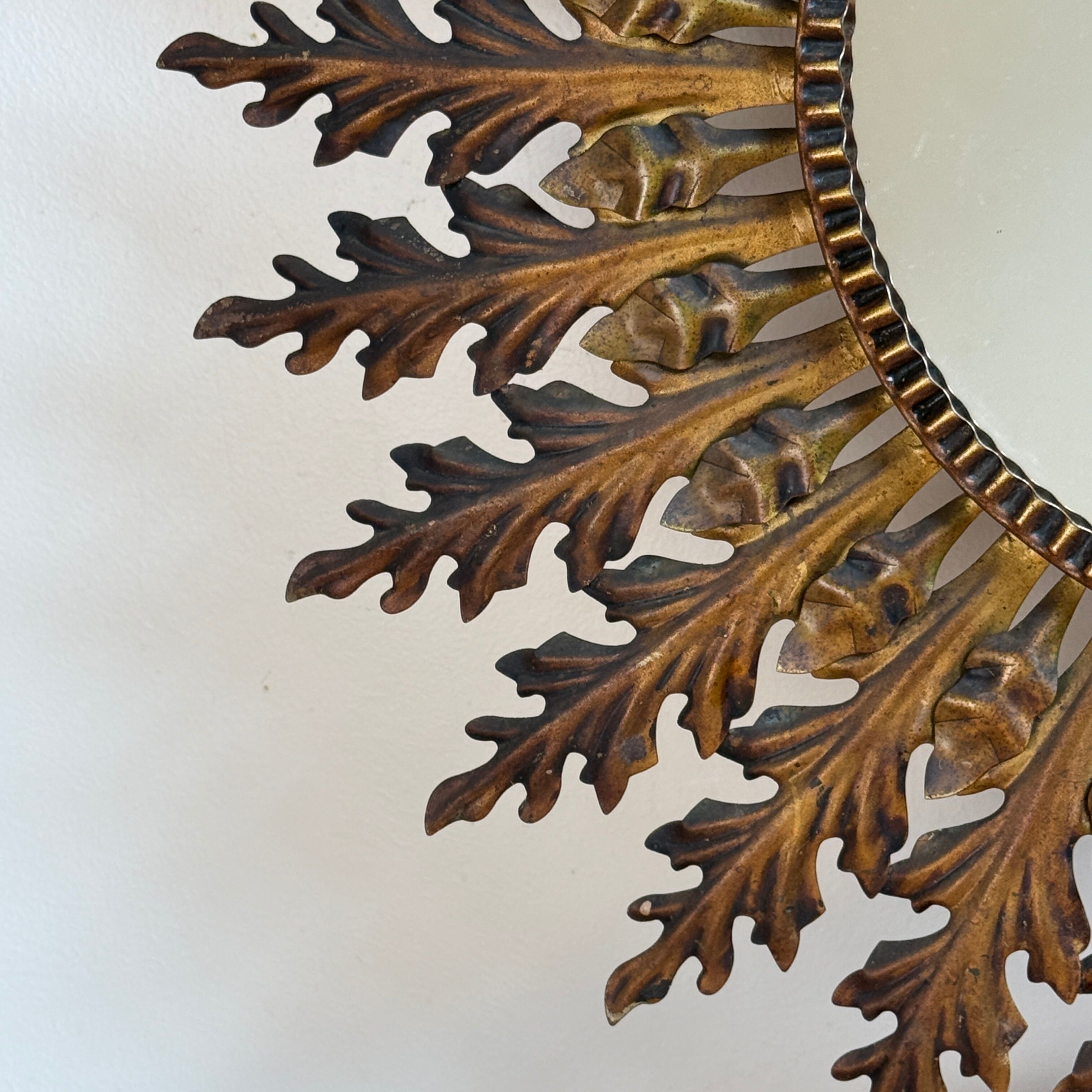 Magnificent sun mirror from the 1950s Italy.