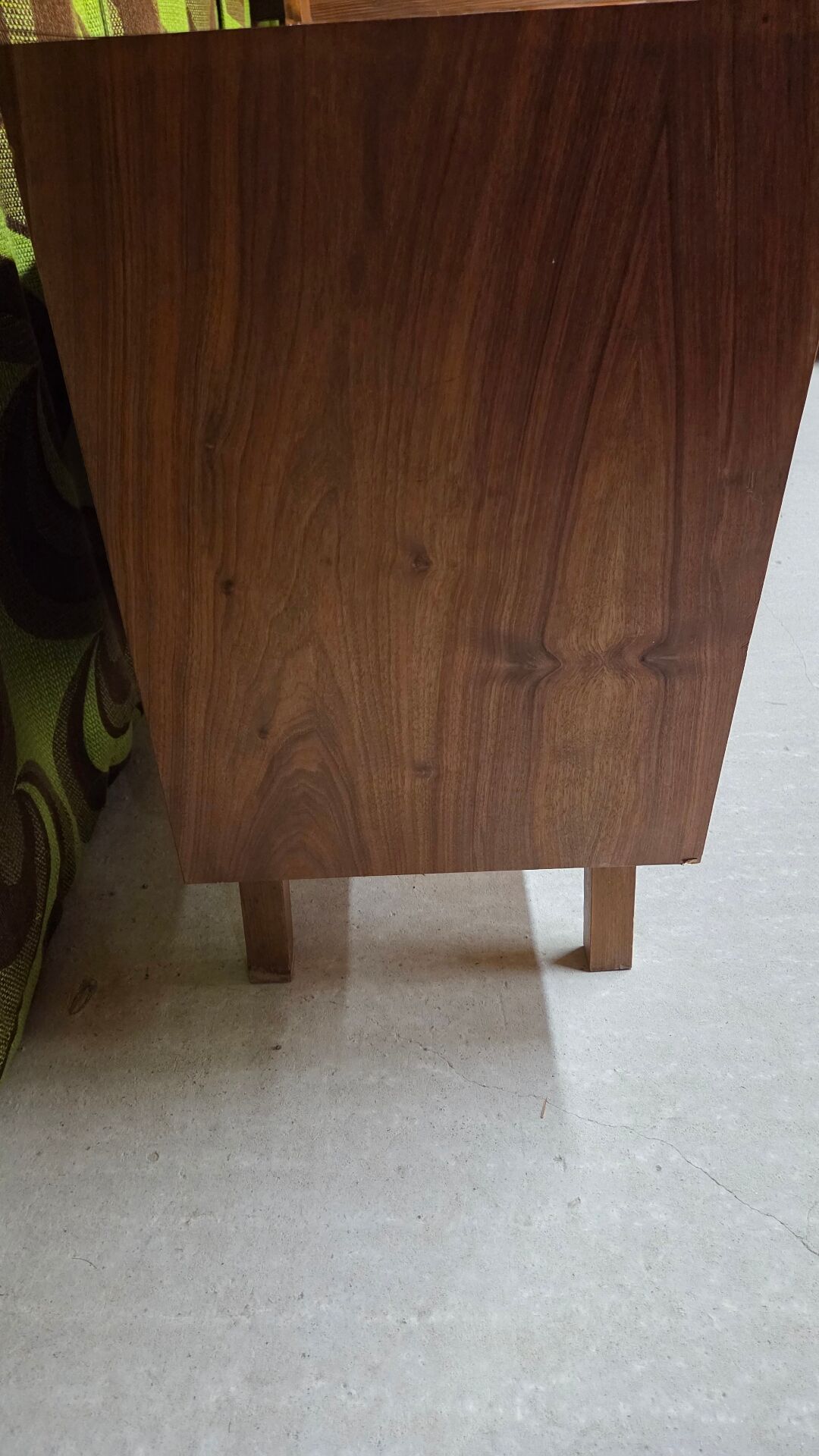 Meuble de rangement vintage en noyer 1960"