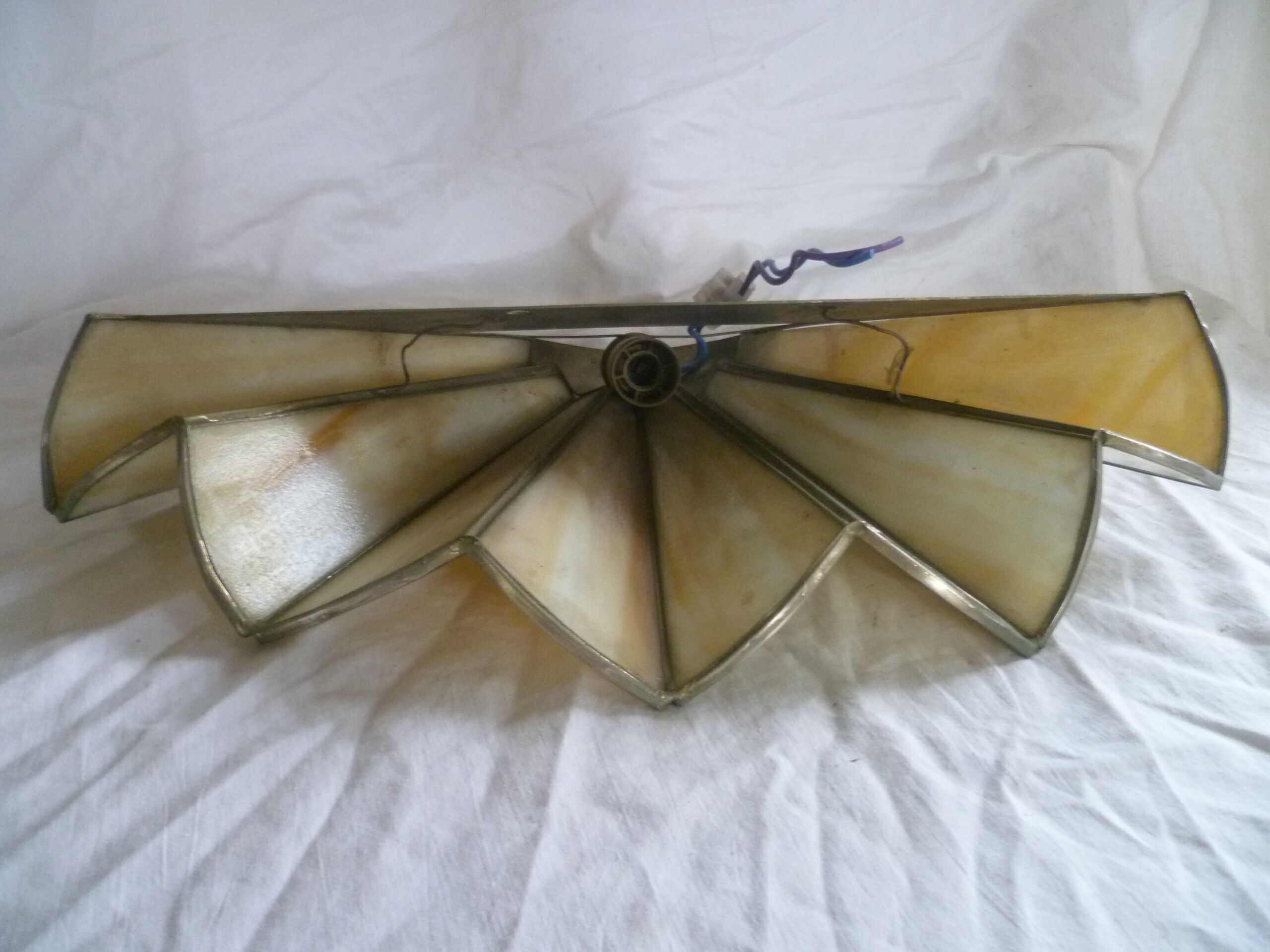 70's "fan" wall light in mother-of-pearl and vintage metal