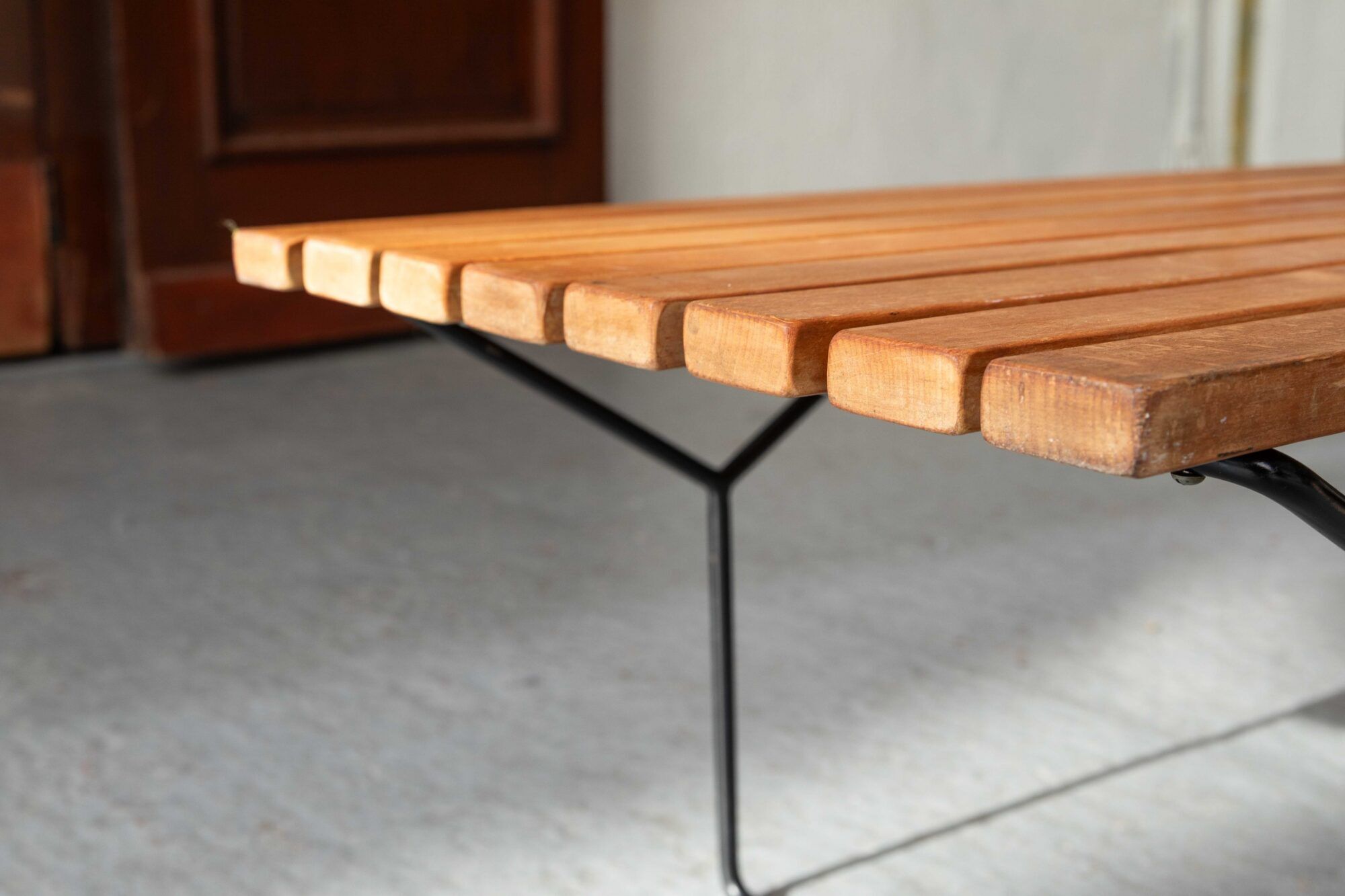 Slatted bench '400' by Harry Bertoia