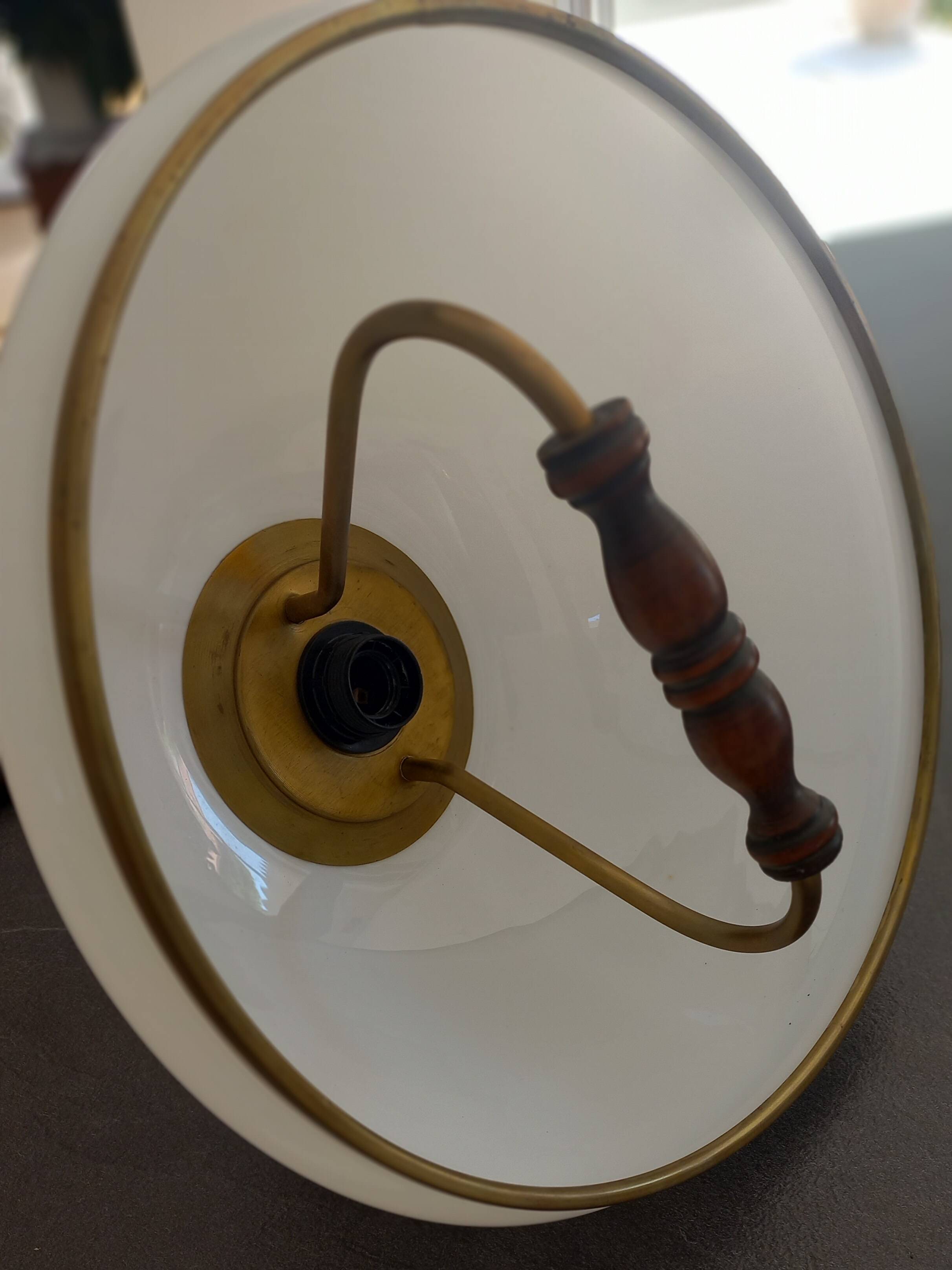Suspension drop-down opaline