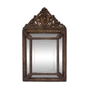 Antique French mirror in repoussé brass with a 19th-century pediment (56 cm)
