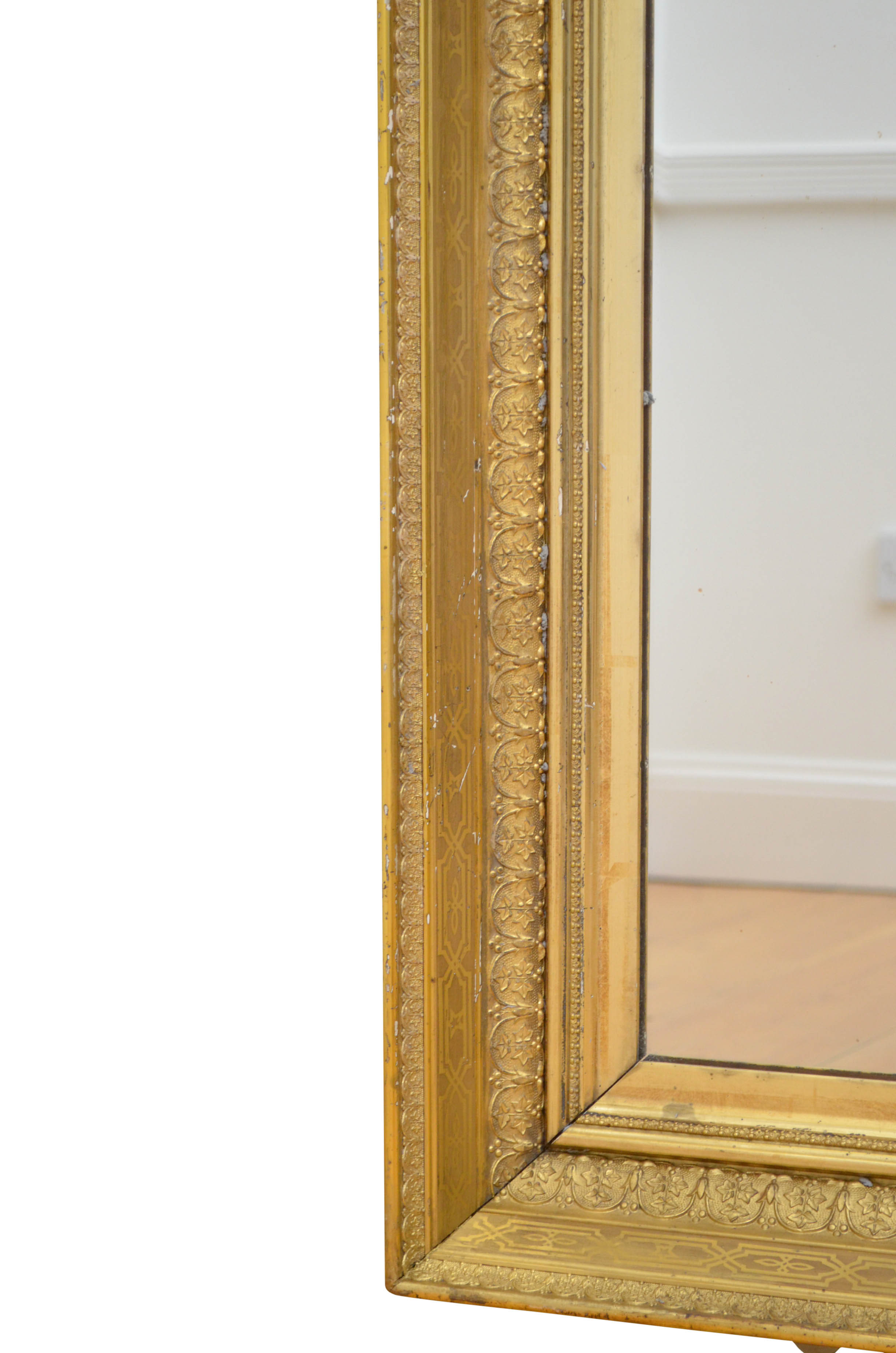 Miroir mural en bois doré français - 86x105cm