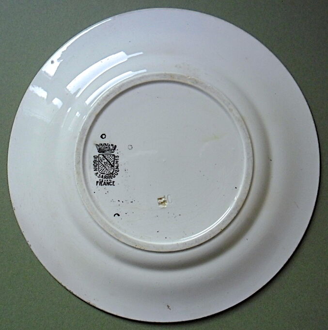 Old plate captioned "Battered with deer", Digoin-&-Sarreguemines