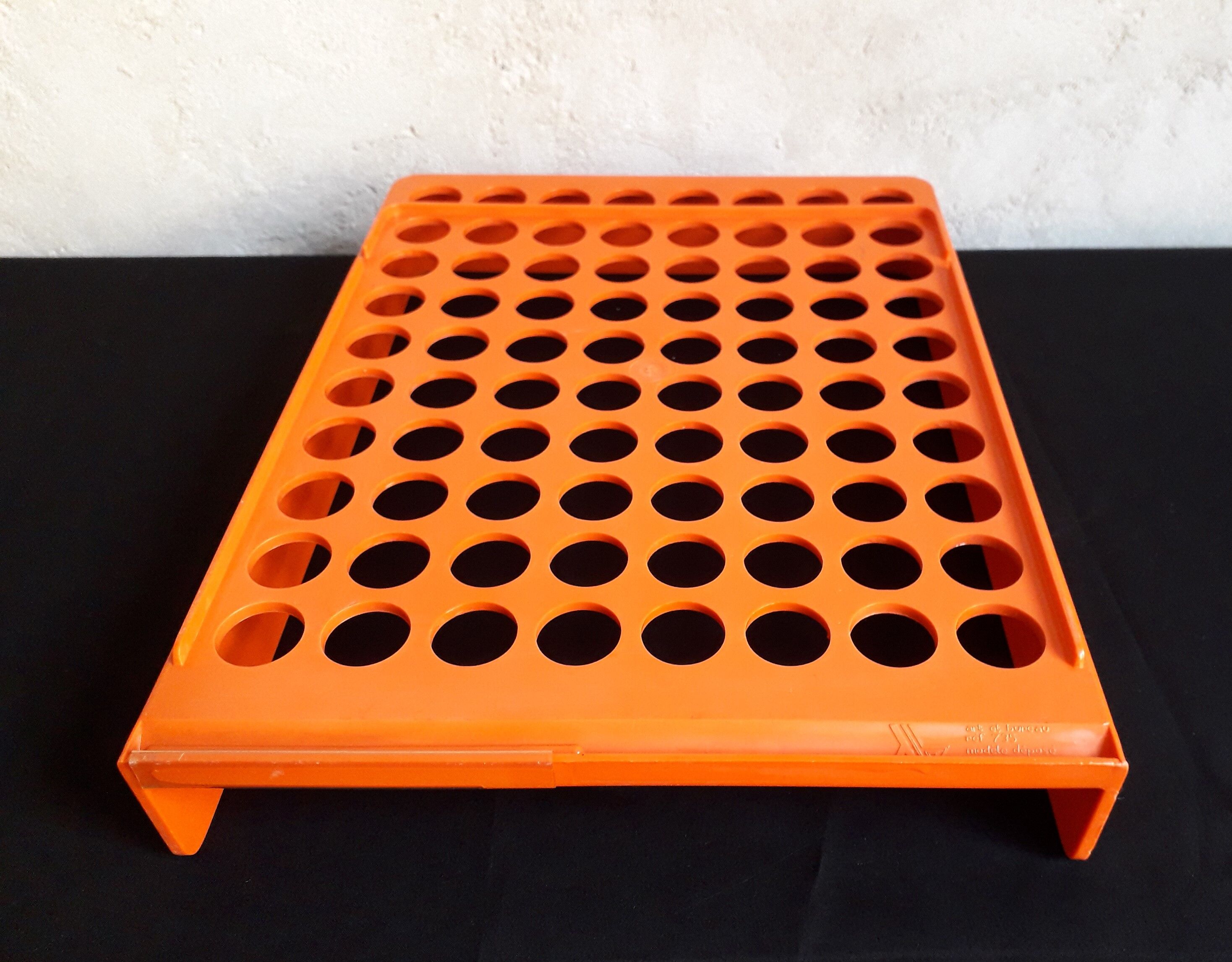 Orange mail bench design Roger Tallon
