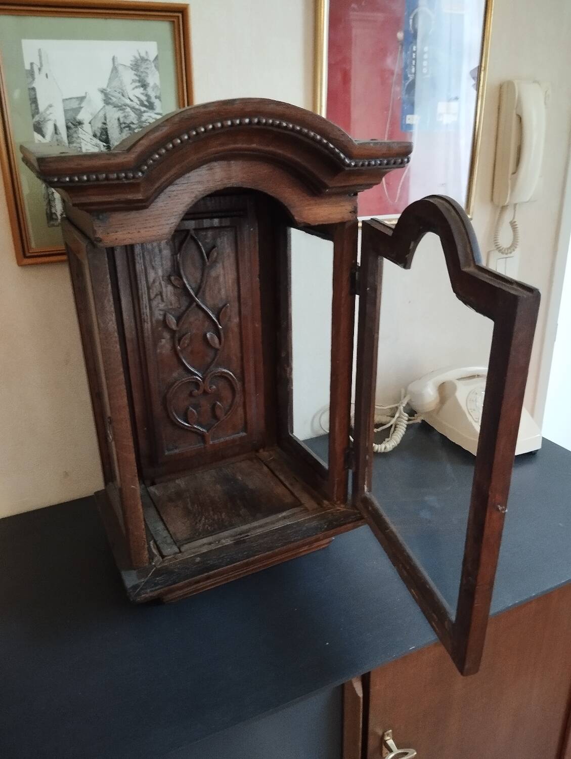Late 19th Antique Showcase