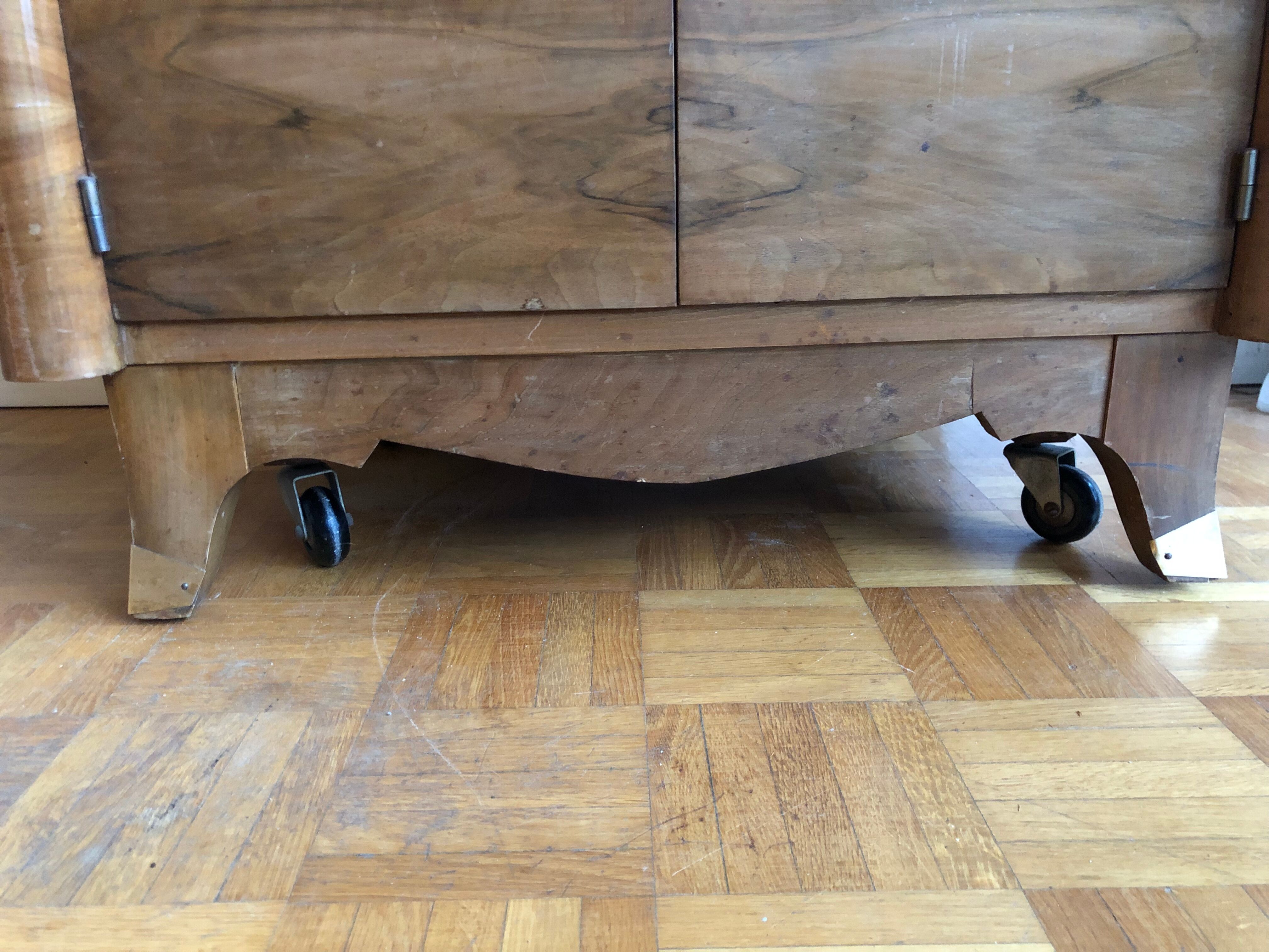 Art deco sideboard in walnut veneer