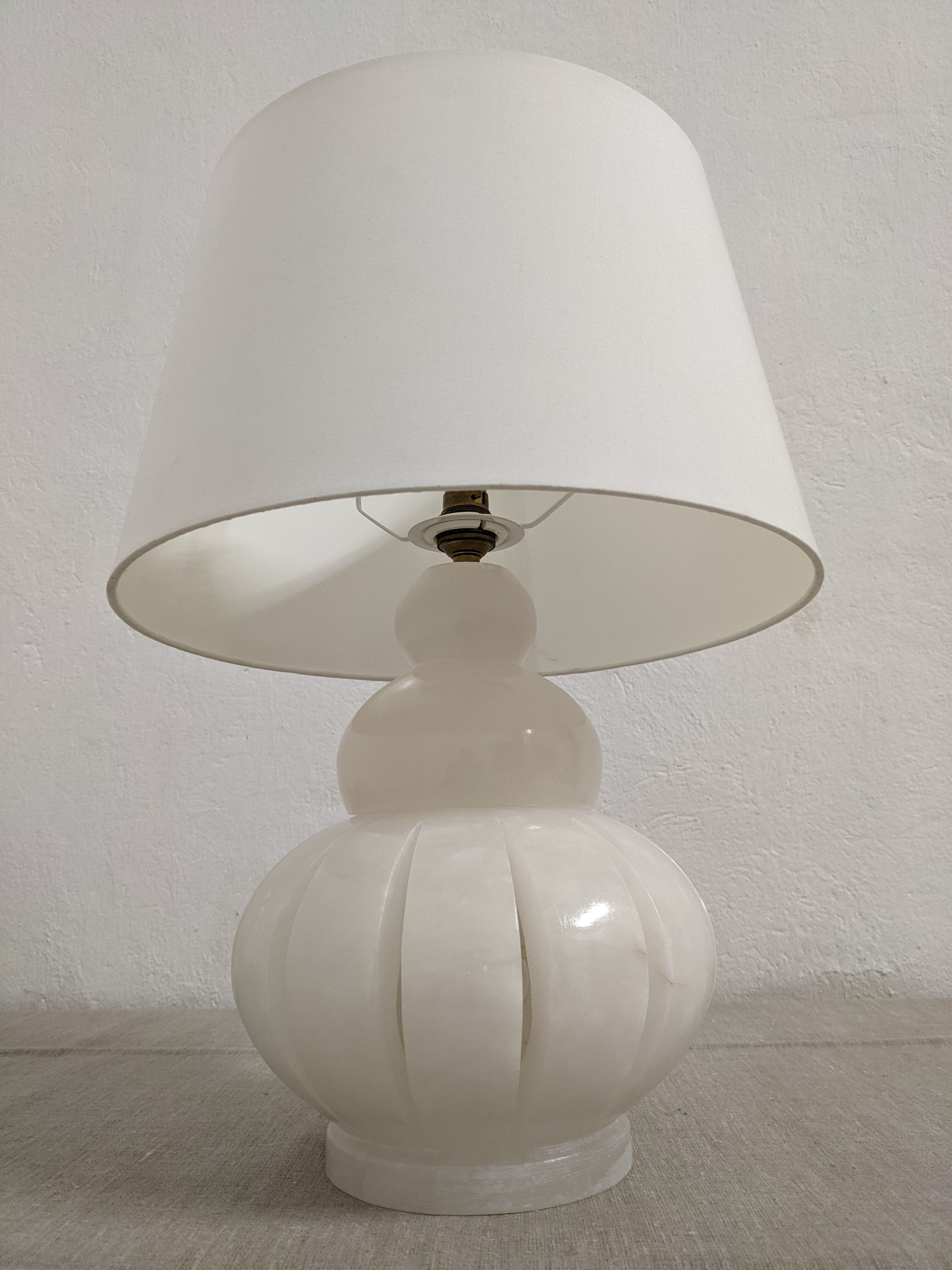 Alabaster ball lamp from the 60s/70s