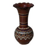 Vase marron à décor de marbrures