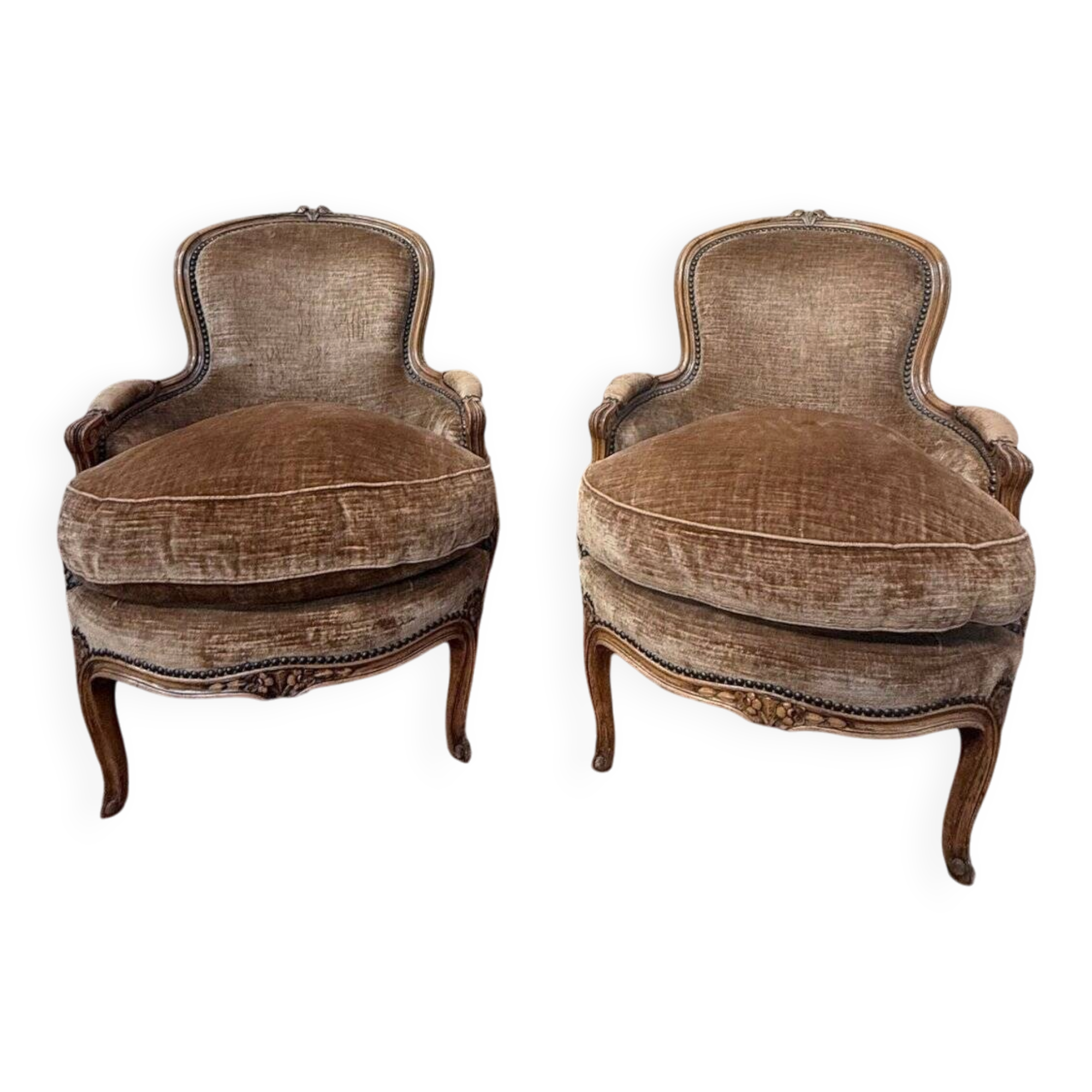 Paire de bergères style Louis XV en velours marron