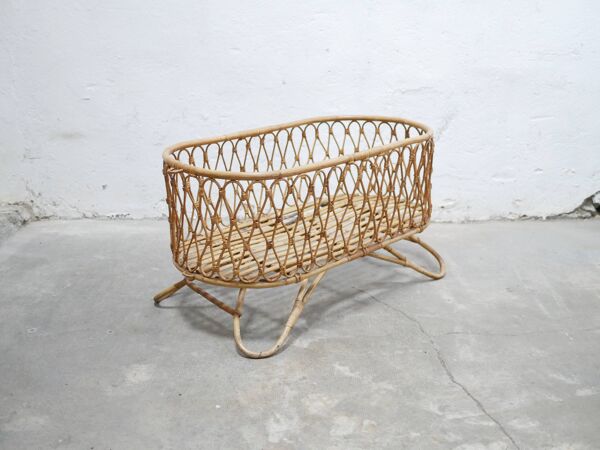 Berceau vintage en rotin