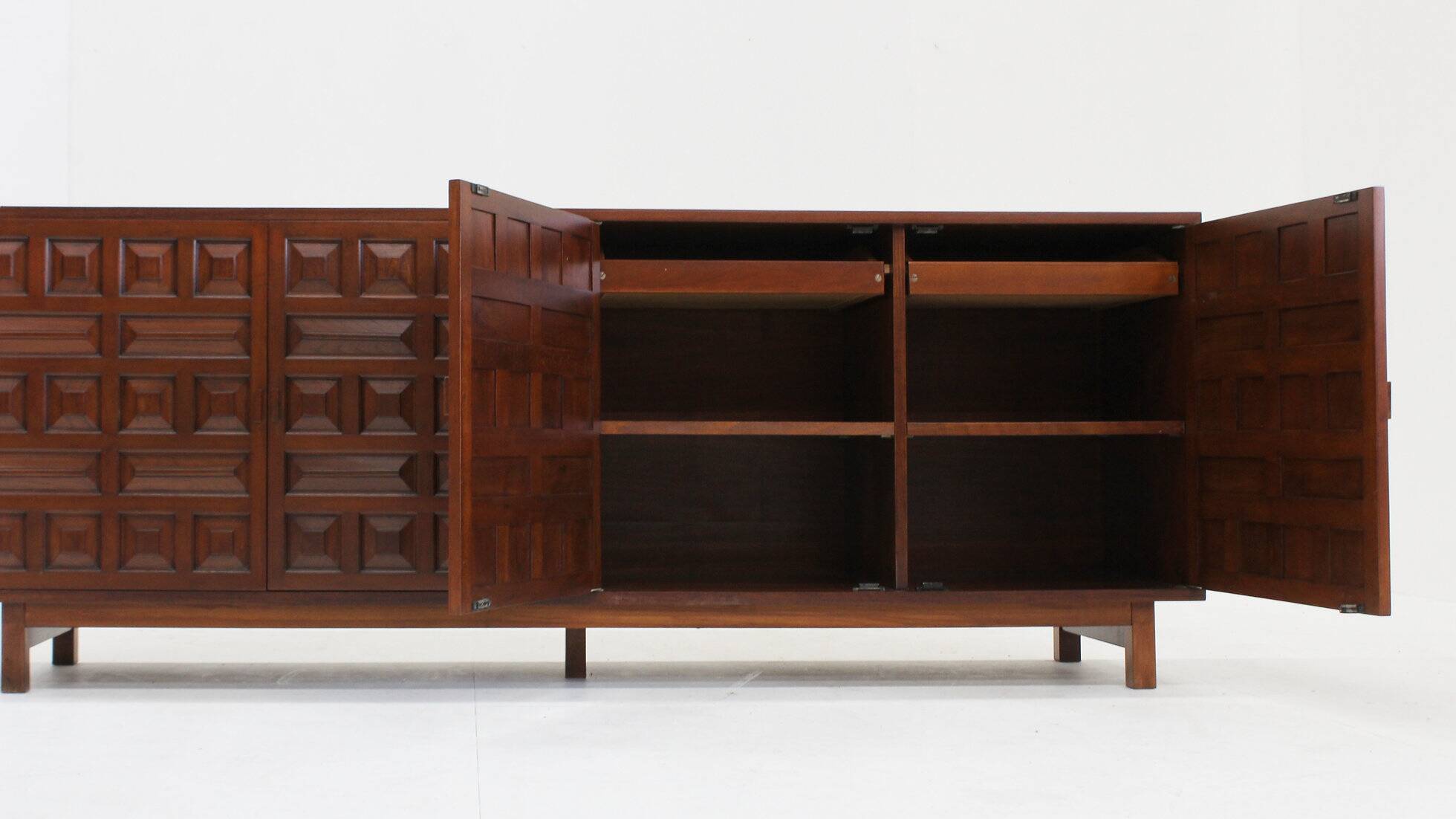 Buffet crédence brutaliste espagnol vintage des années 1970