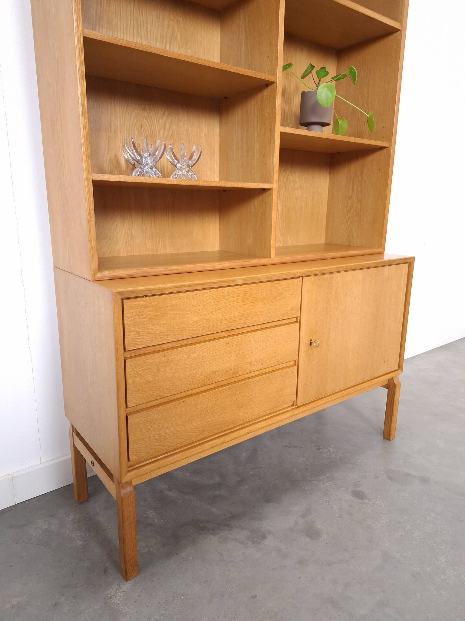 Ikea Grabinski boekenkast met lades