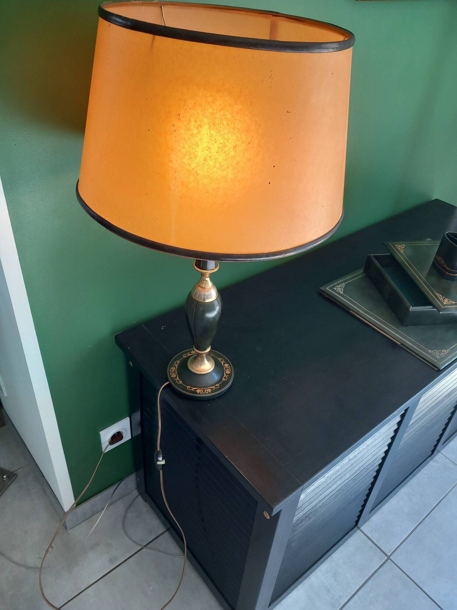 Lamp with accessories
