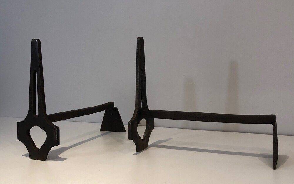 Paire de chenets modernistes en acier et fer forgé