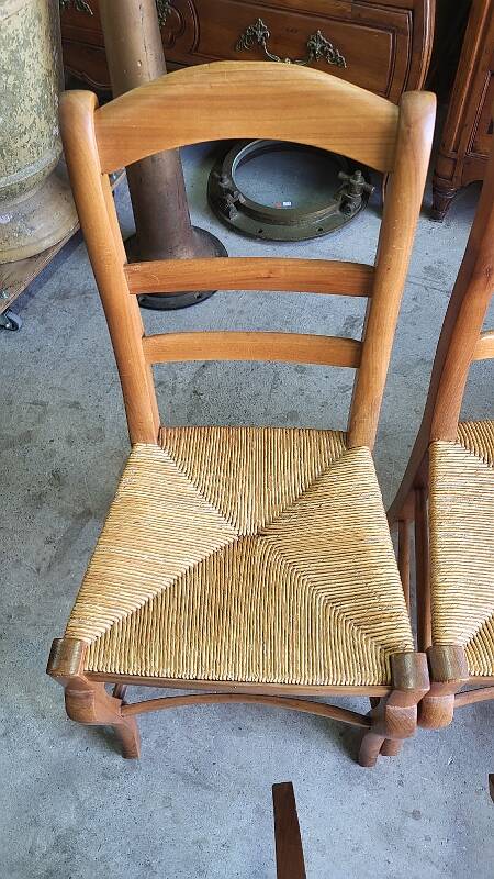 SET OF 6 DINING ROOM OR KITCHEN CHAIRS IN RESTAURANT STYLE IN WALNUT