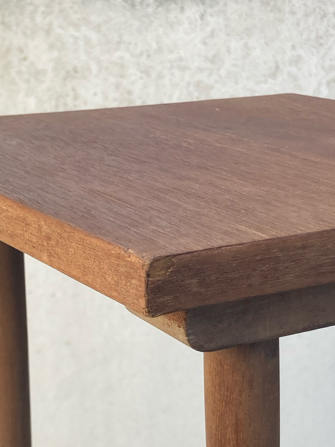 Table d’appoint années 60