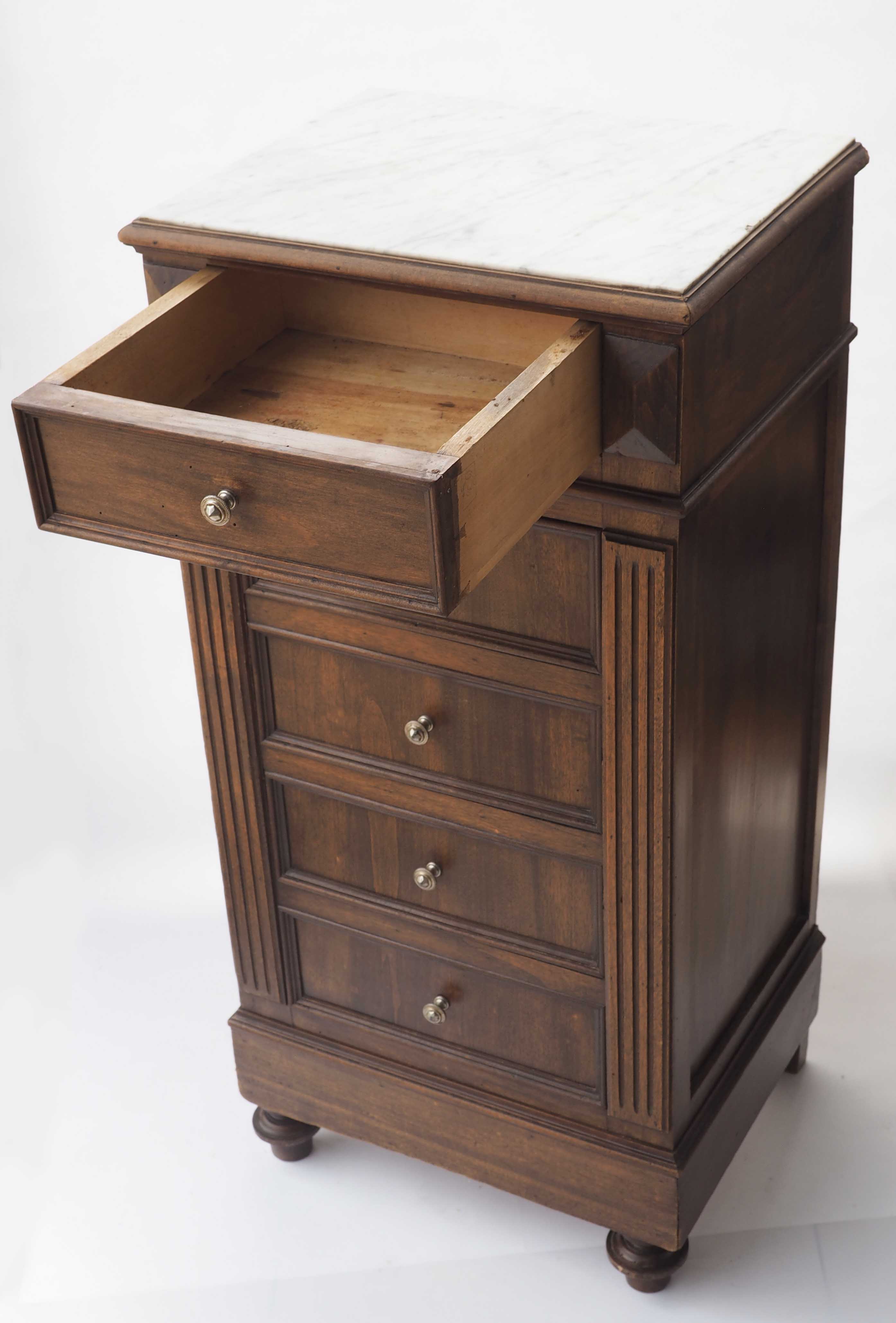 Old marble ragpicker