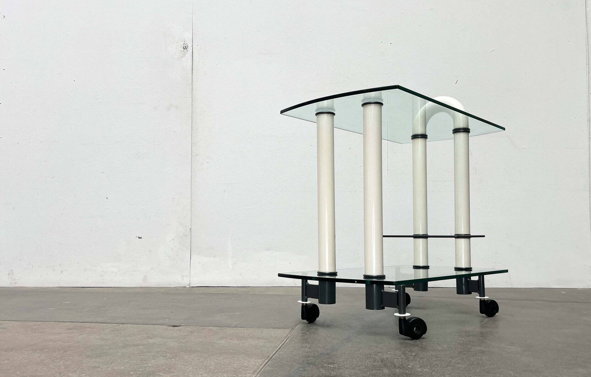 Postmodern Italian bar cart in glass and metal by Metalnova, 1980s.