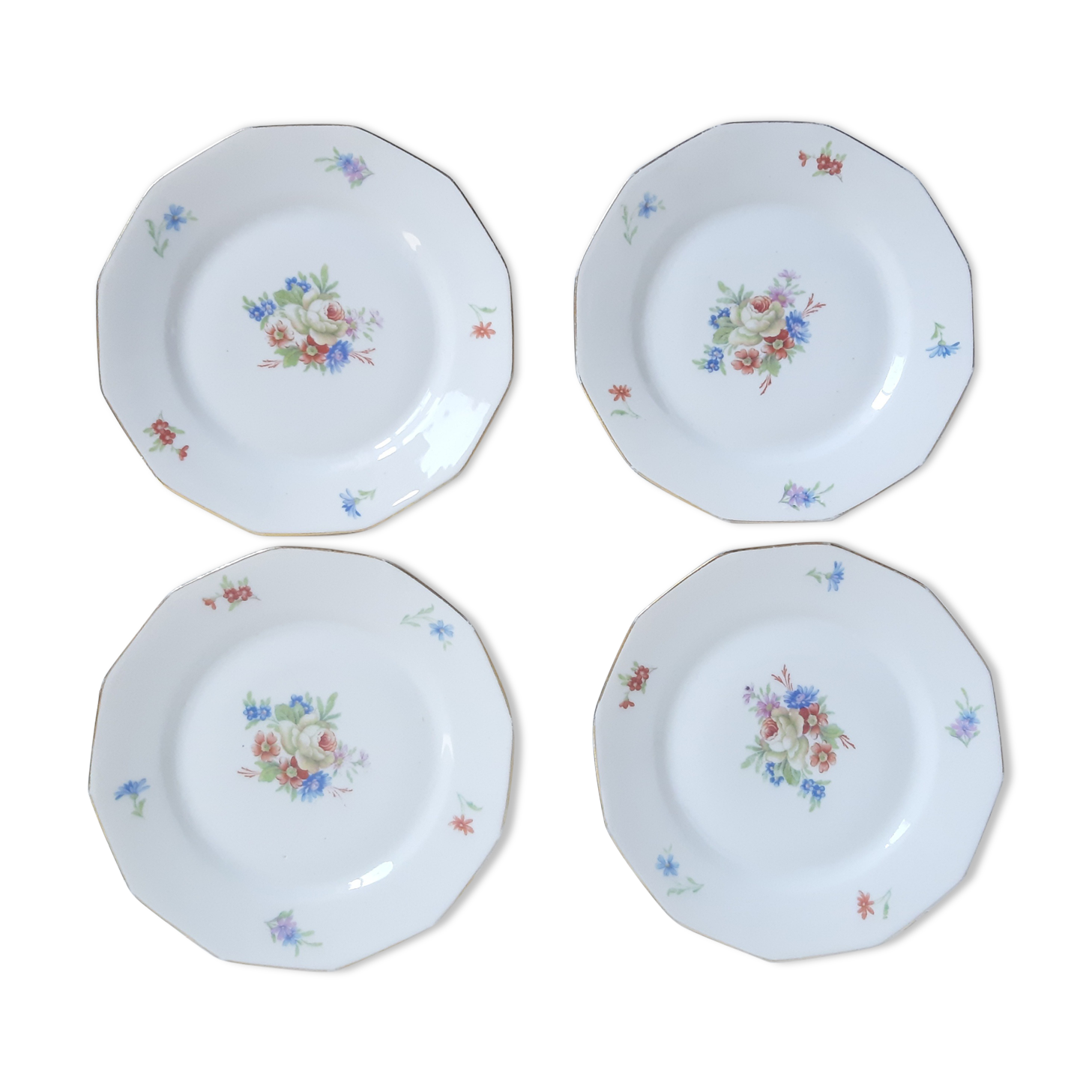 4 assiettes à dessert