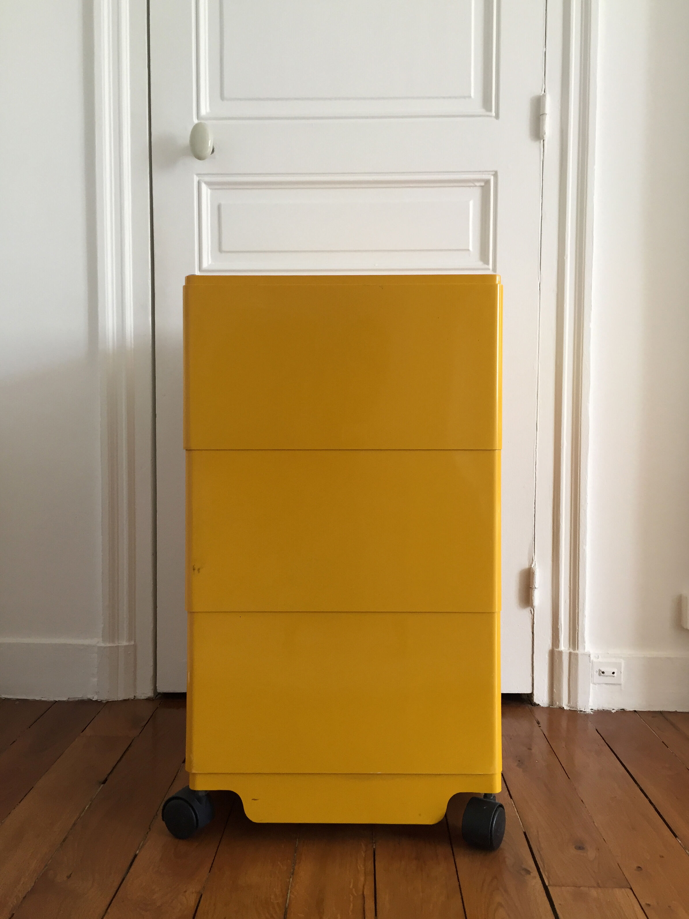 Boby serving table by Joe Colombo