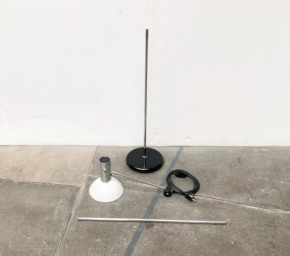 Mid-century space age type 870 floor lamp by Sis, 1960s.