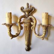 Paire d'appliques en bronze Louis XVI