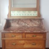 Antique chest of drawers