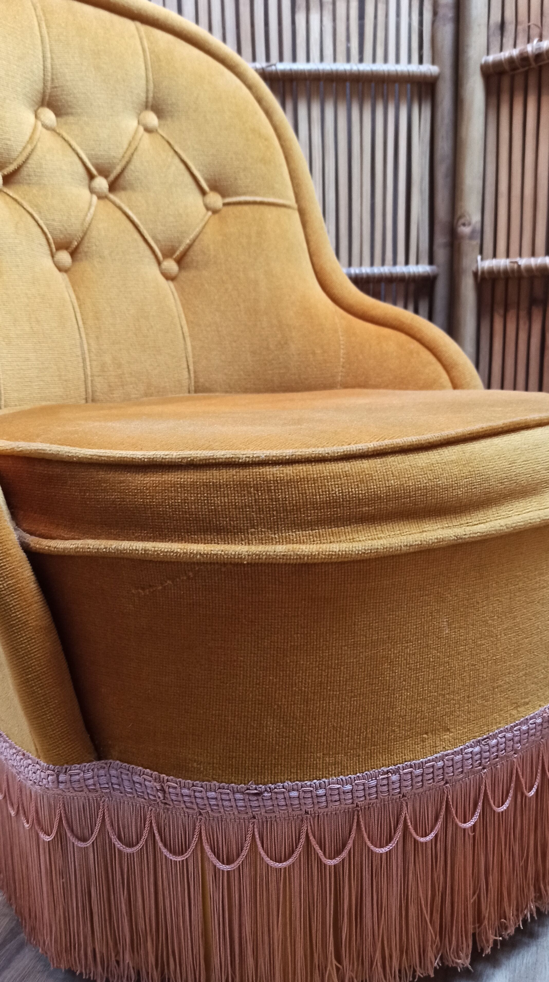 Gold velvet toad chair