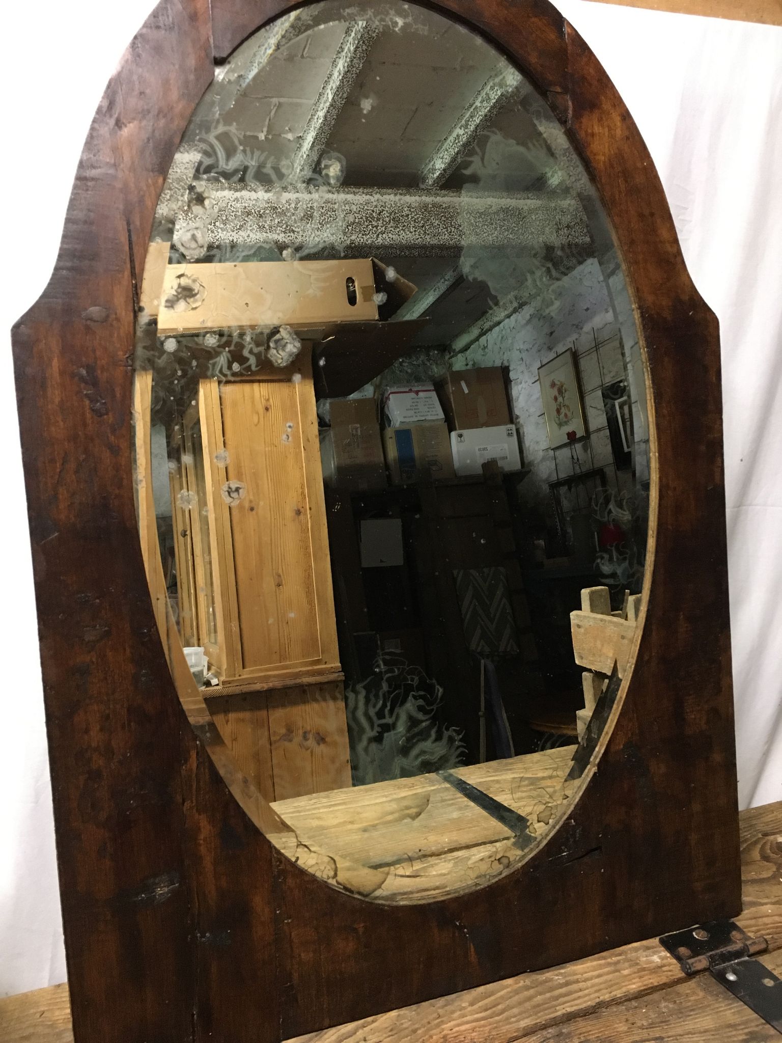 Bevelled oval mirror 92x63