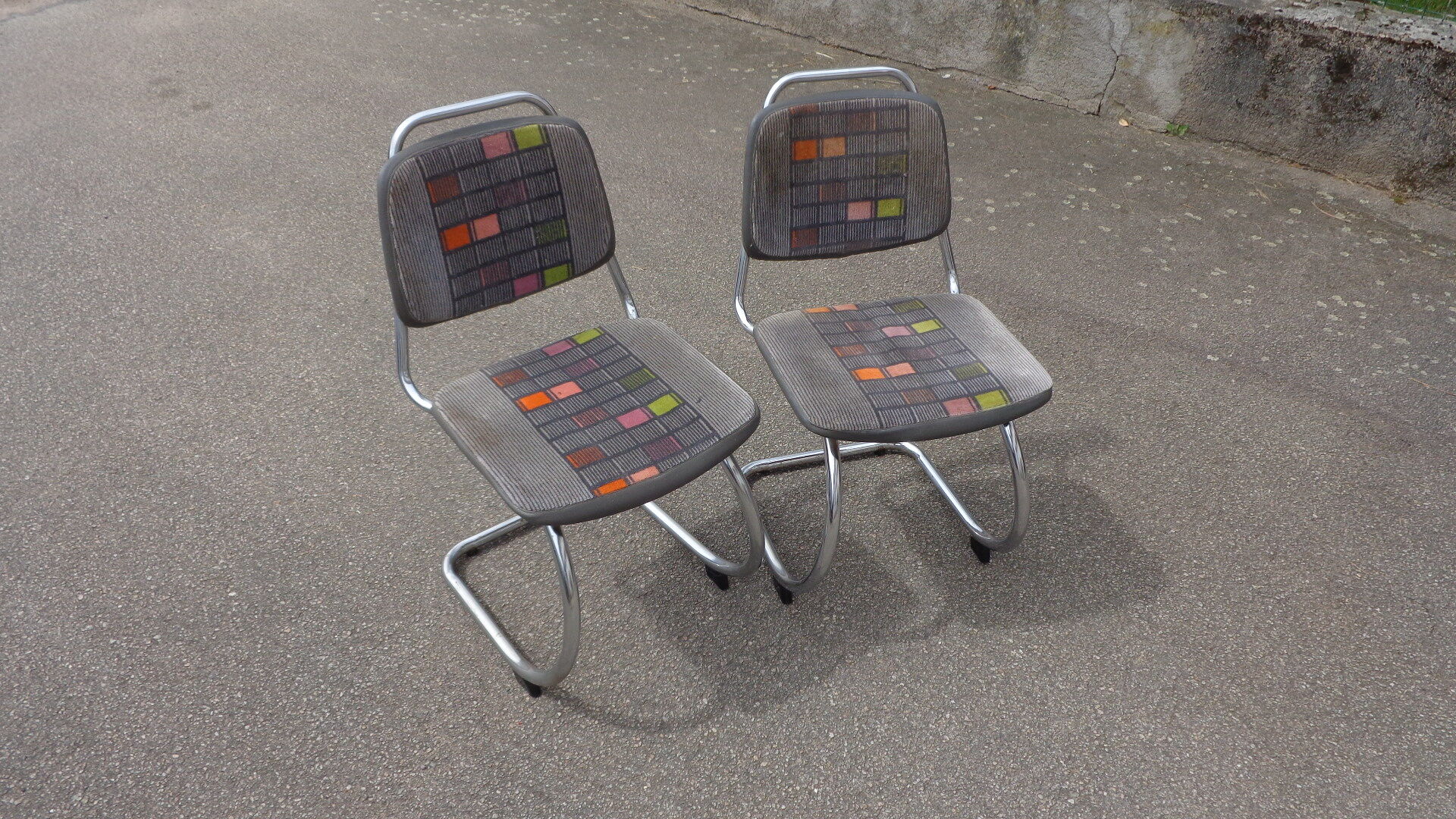 Duo of vintage cantilever chairs