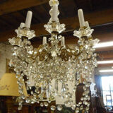 8-bulb tassel chandelier with garland