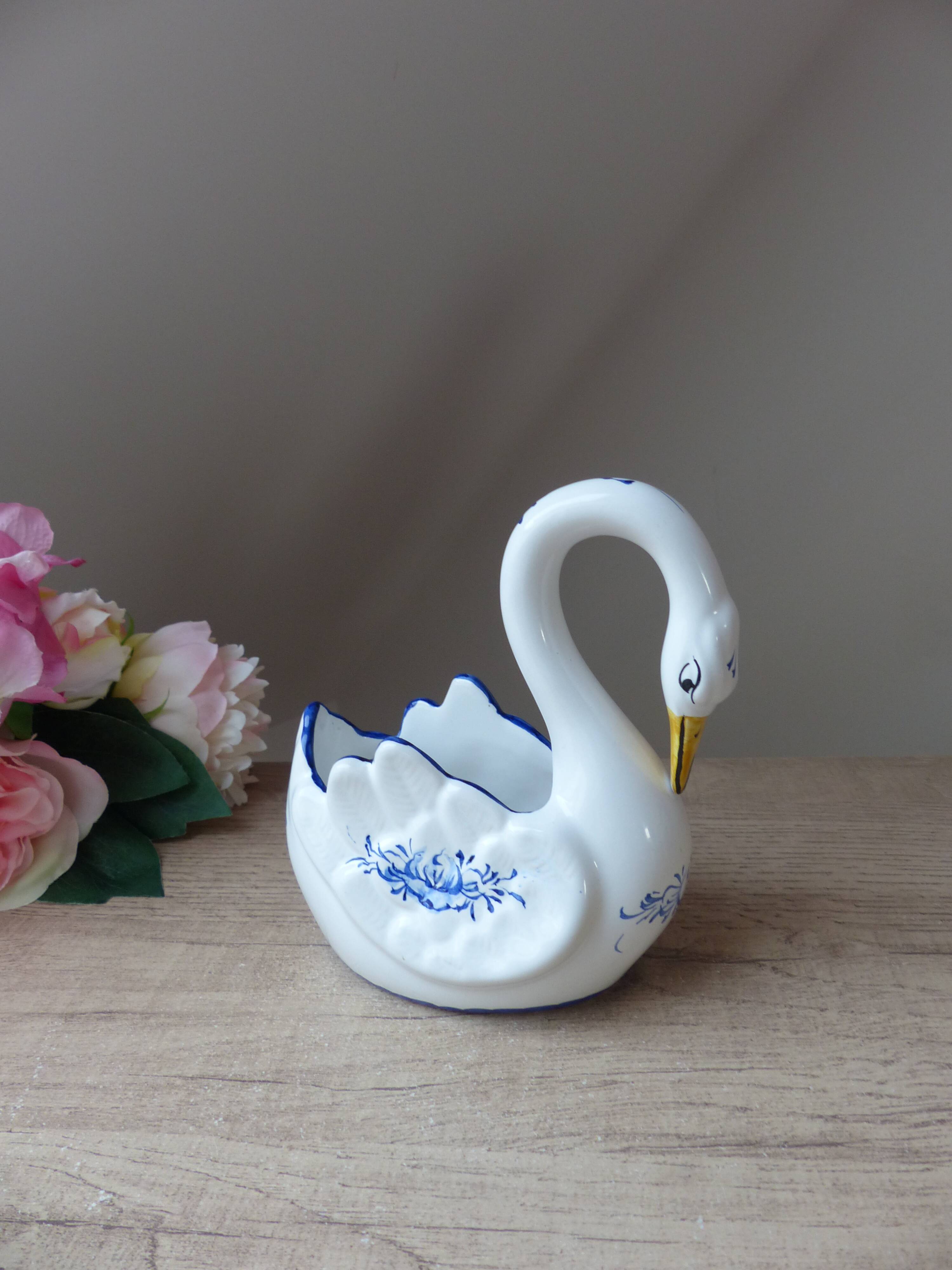 Cache hand-painted porcelain swan pot in portugal