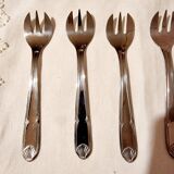 6 stainless steel oyster forks in perfect condition