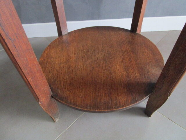 Old oak pedestal table