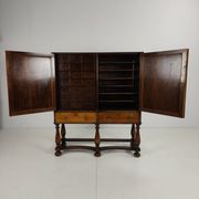 Cabinet de poste en chêne d'un presbytère belge, vers 1900-1920