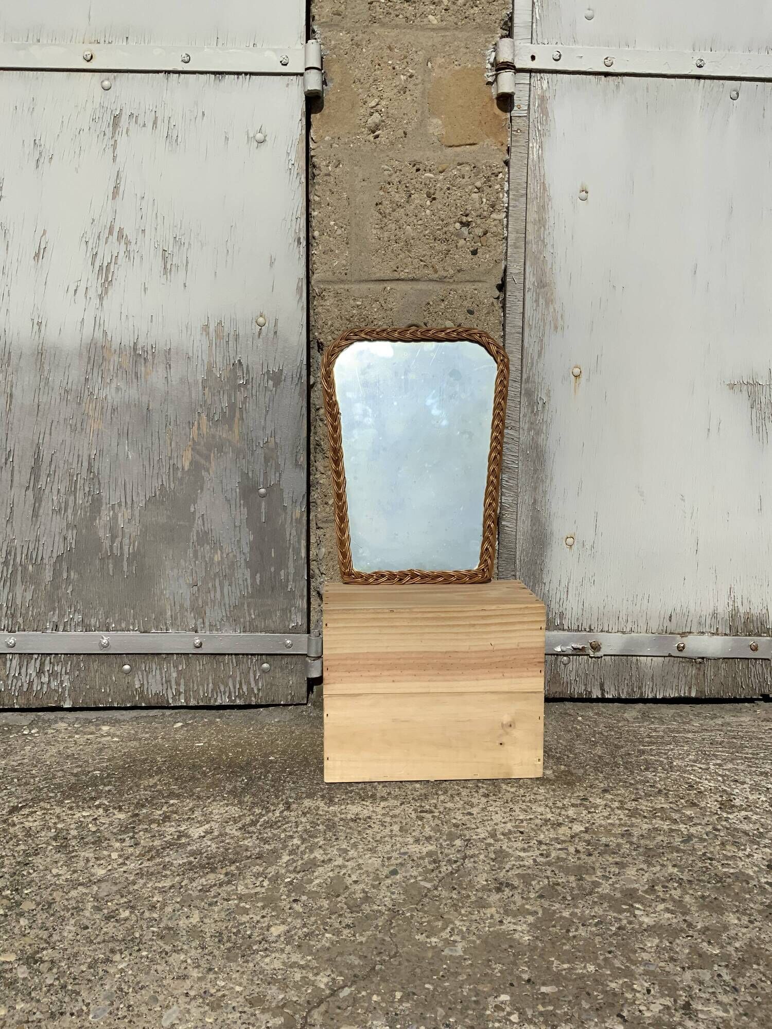 Antique mirror in rattan and wood shape mirror vintage braided wicker
