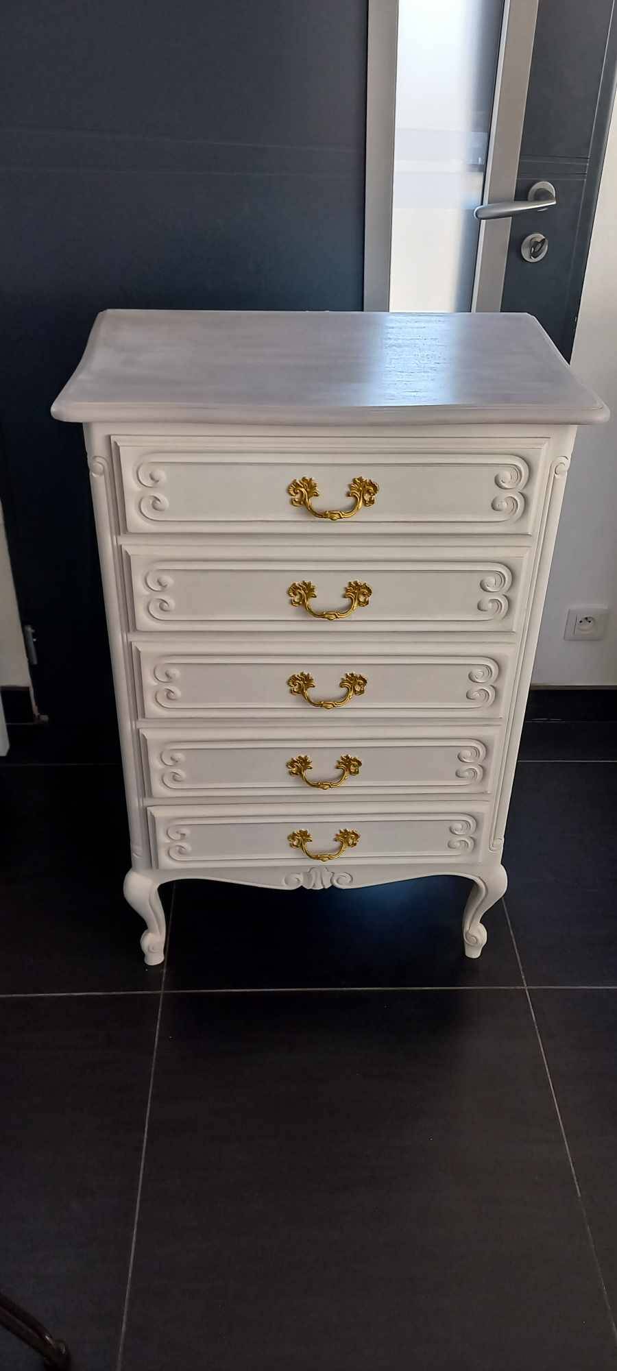 Old weekly chest of drawers