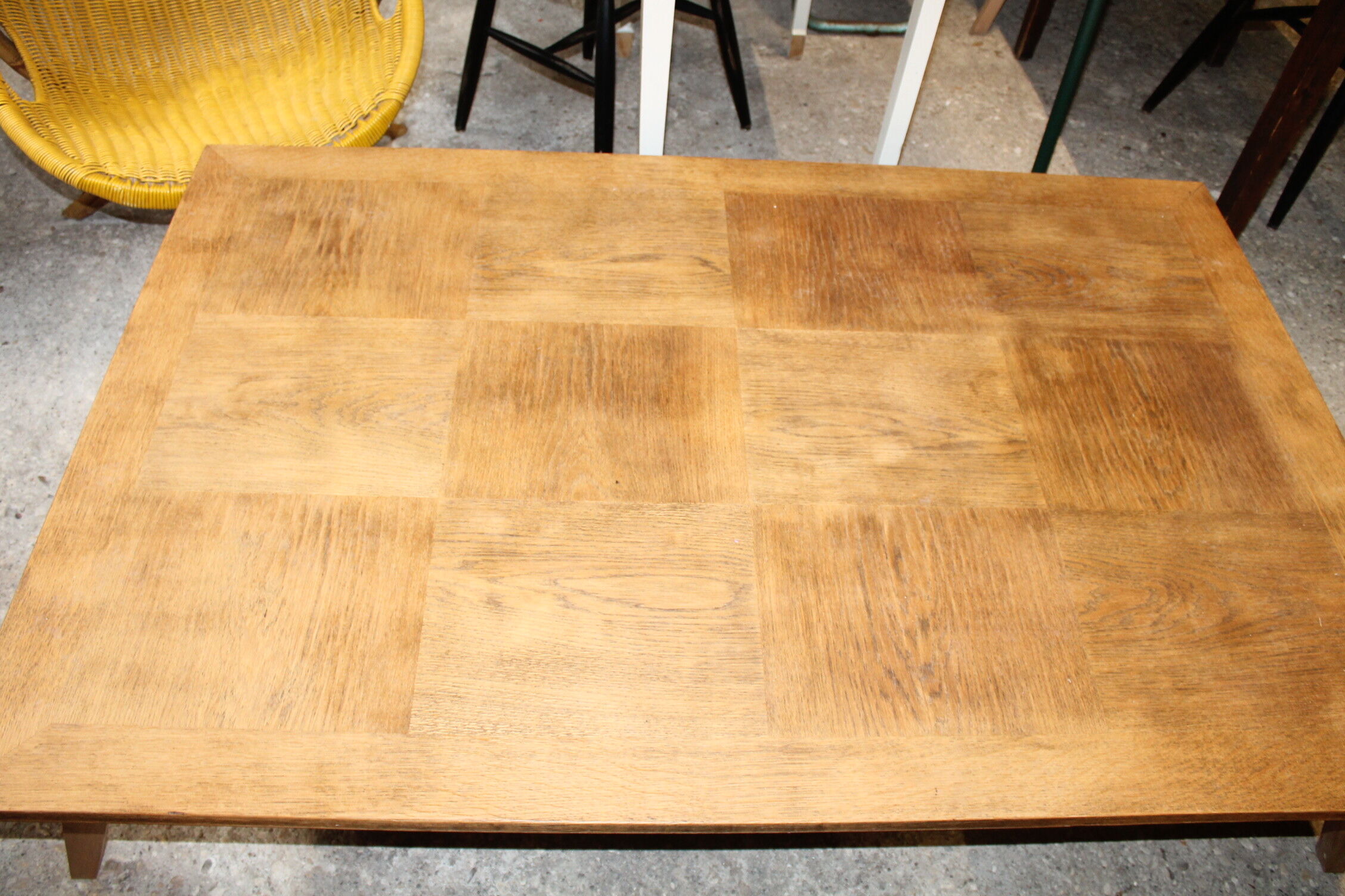 Low table compass feet