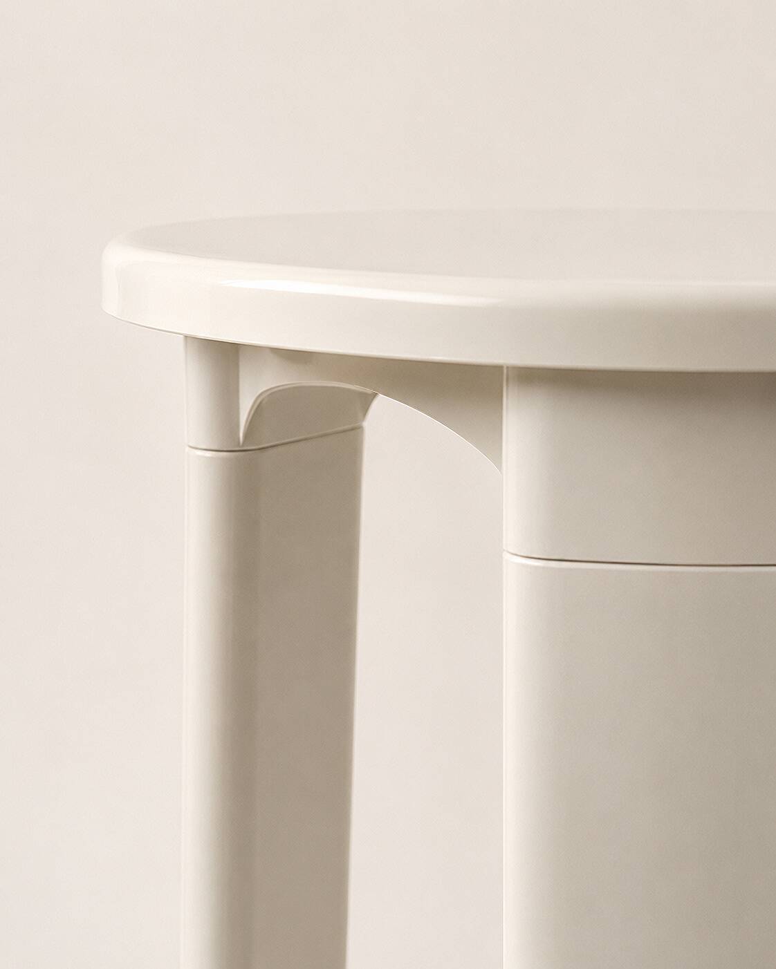 Vintage 70s white design stool TA-TAY made in Spain
