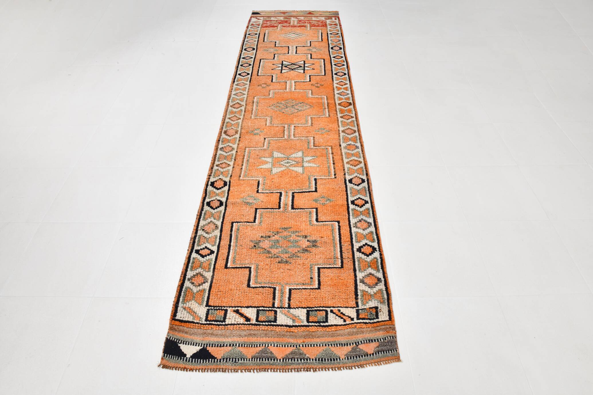 Soft Peach Vintage Boho Chic Floor Runner Rug, 85x331 Cm