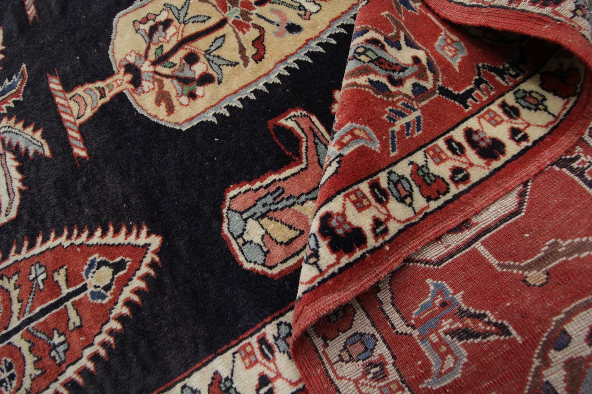 Tapis persan persan vintage fait main- 132x162cm