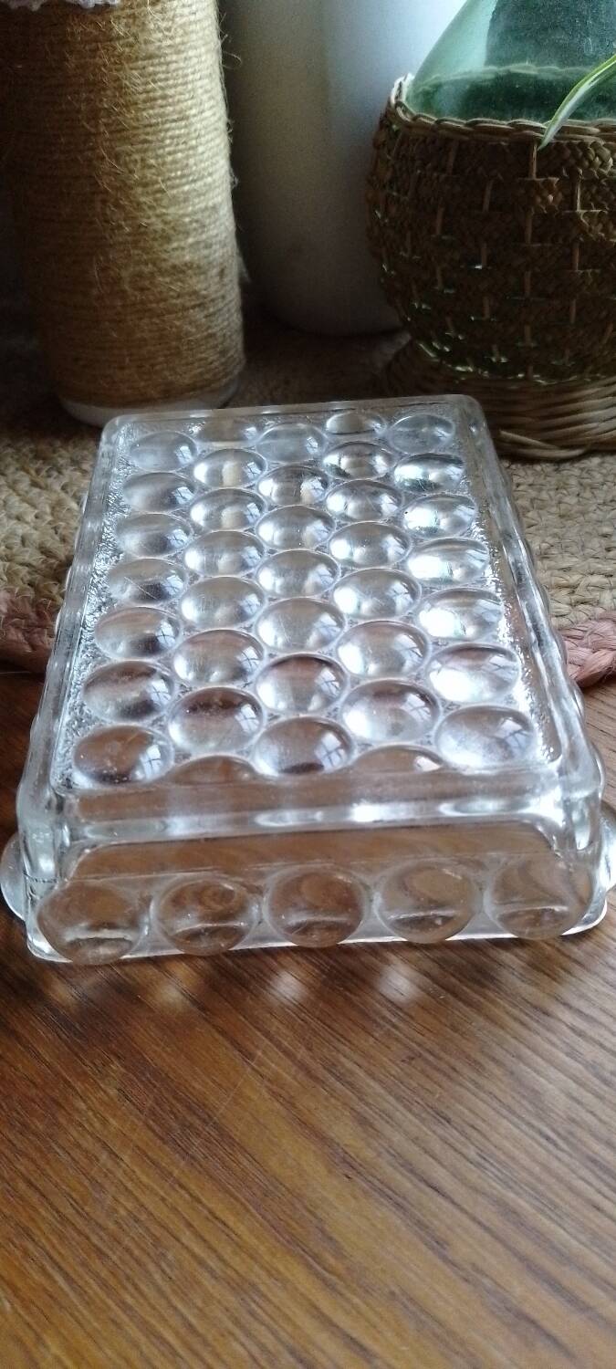 Glass pocket emptier