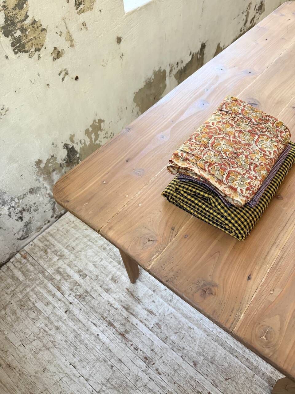 Beech and pine farmhouse table with spindle legs 170 cm