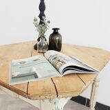 Square table campaign