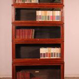 Globe Wernicke Bookcase in Oak, 5 Sections with a Projection