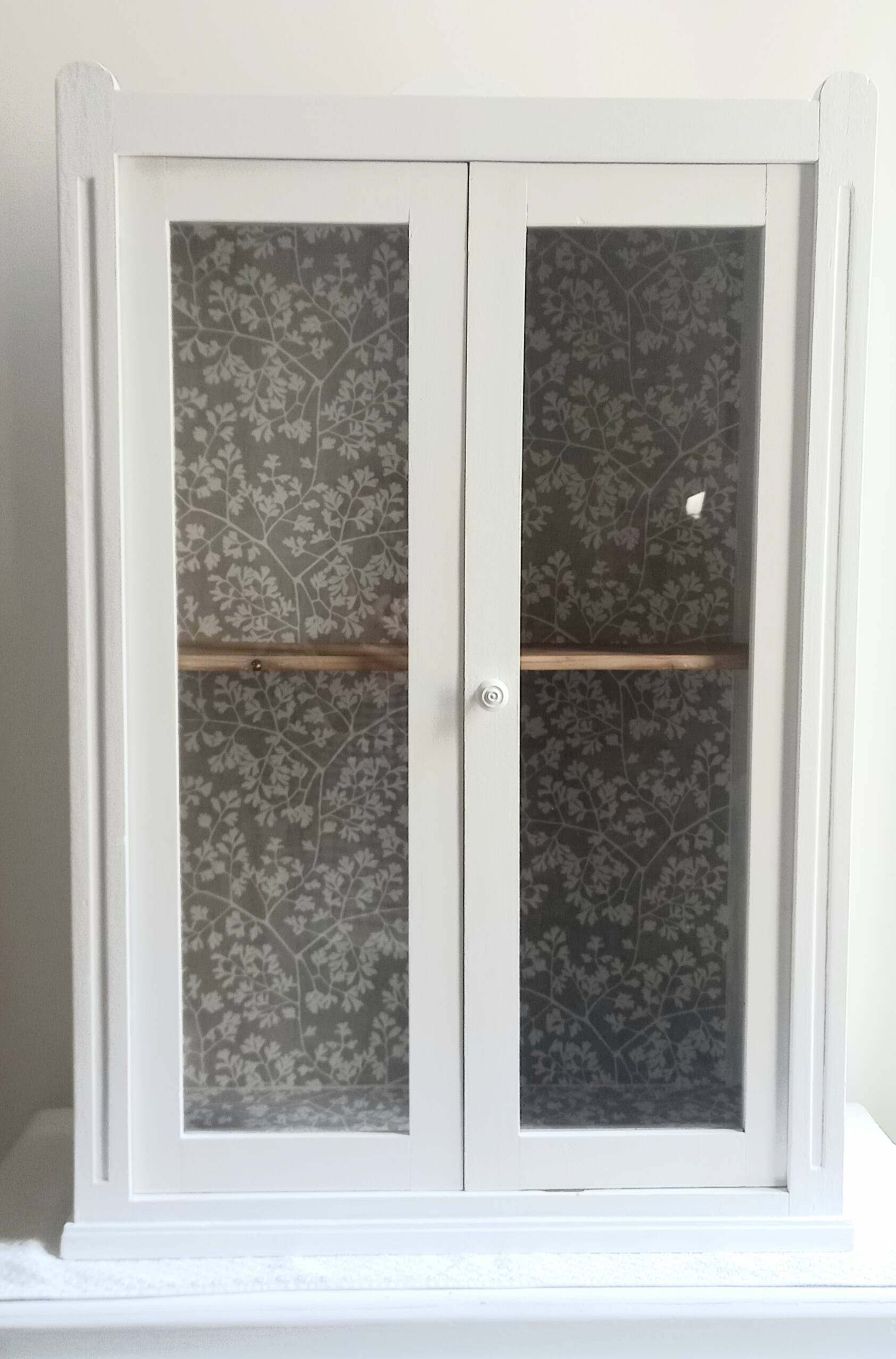 Armoire murale vitrée