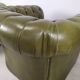 Paire de fauteuils Chesterfield cuir vert